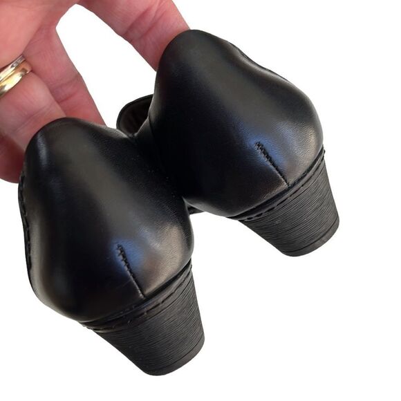 EUC Rockport leather heels - Picture 5 of 7